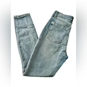 H&M skinny jeans, light wash size 6